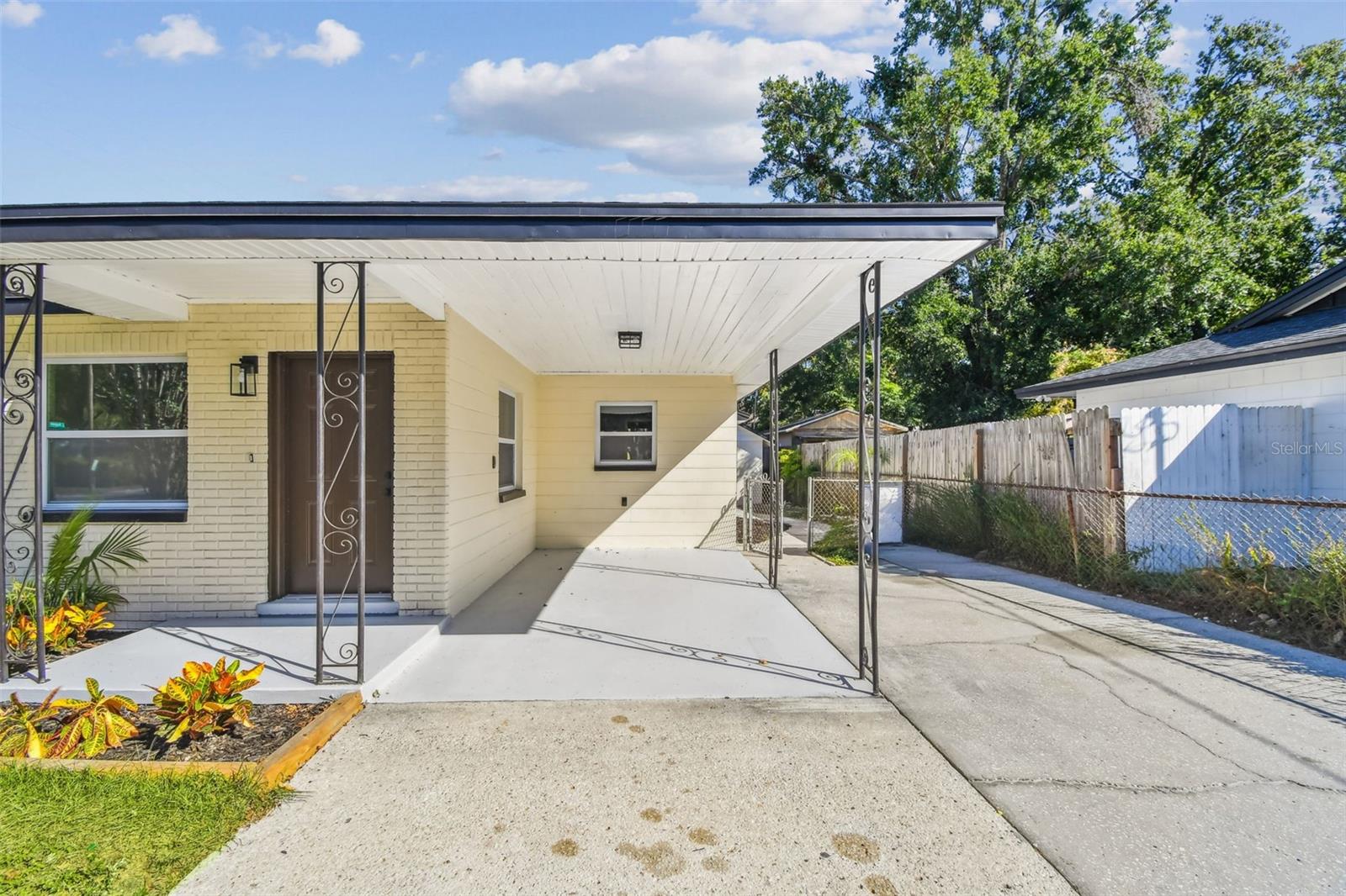 8325 N ORANGEVIEW AVE, TAMPA, FL, 33617