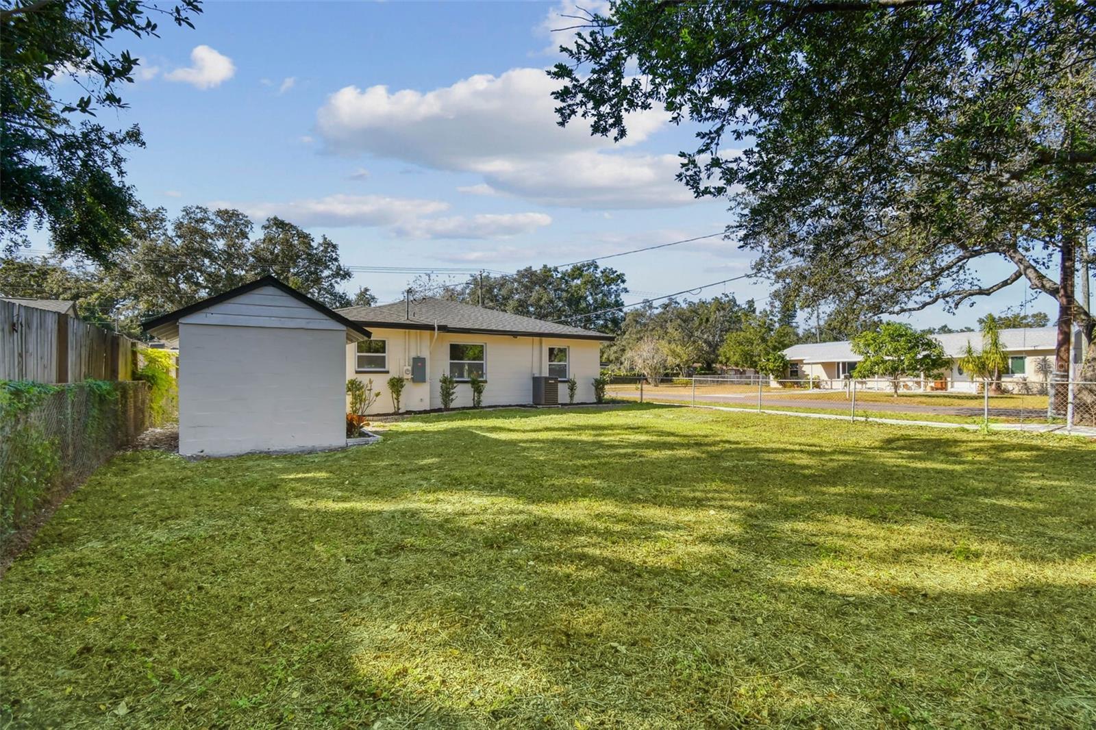 8325 N ORANGEVIEW AVE, TAMPA, FL, 33617