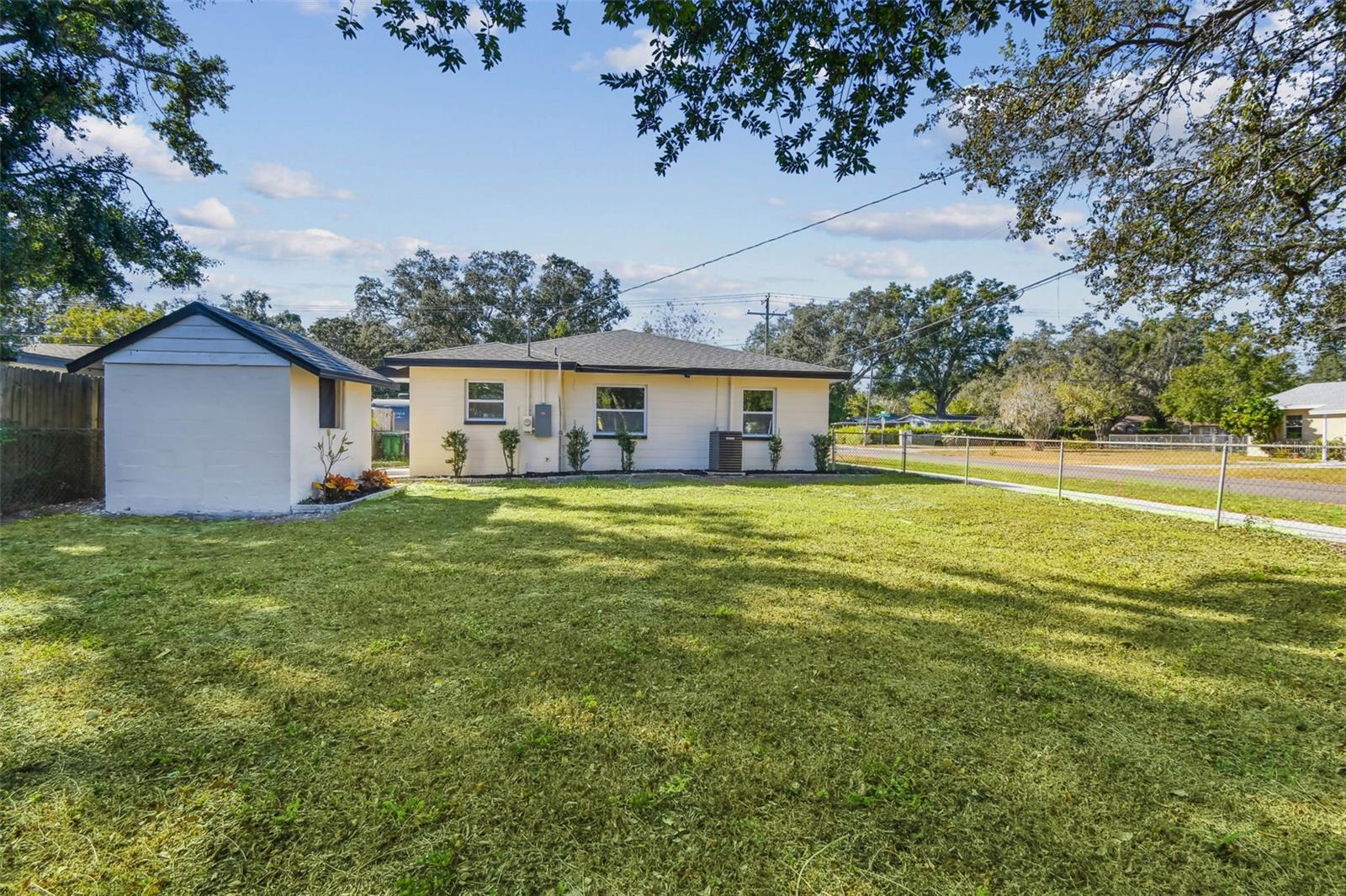 8325 N ORANGEVIEW AVE, TAMPA, FL, 33617