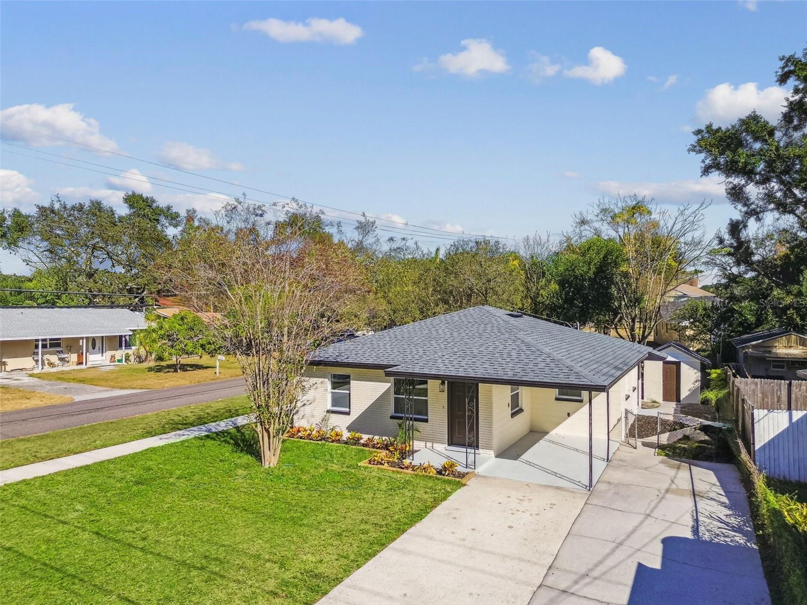 8325 N ORANGEVIEW AVE, TAMPA, FL, 33617