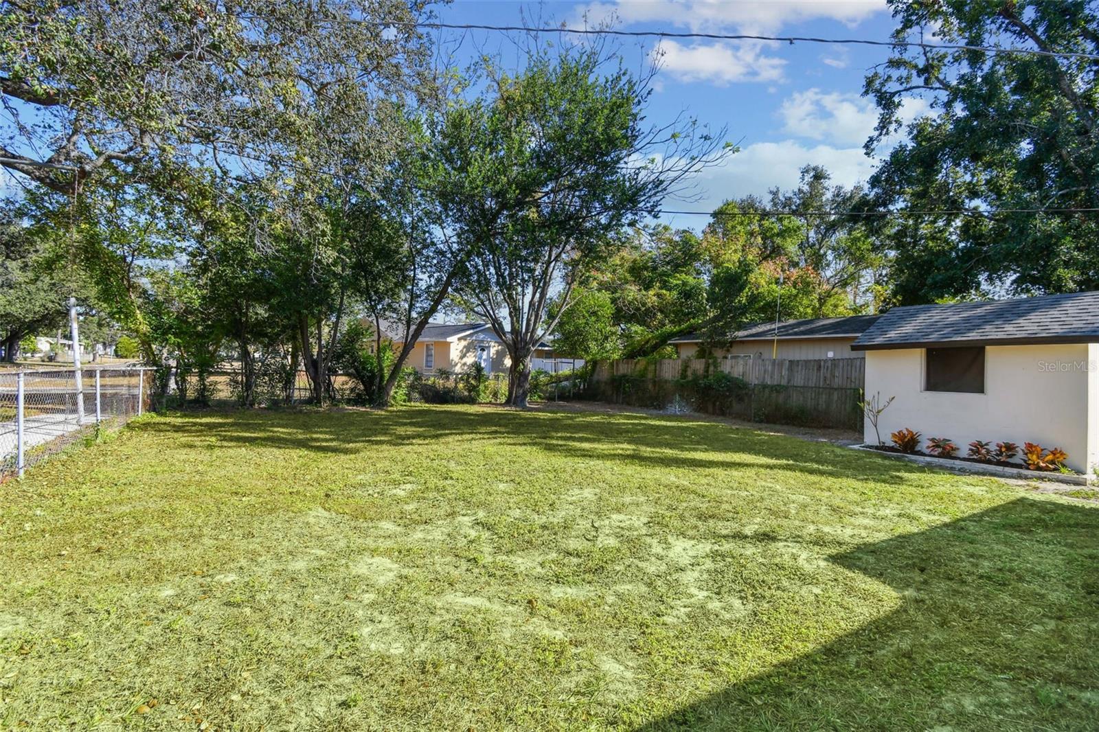 8325 N ORANGEVIEW AVE, TAMPA, FL, 33617