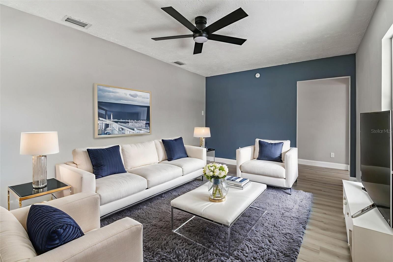 8325 N ORANGEVIEW AVE, TAMPA, FL, 33617