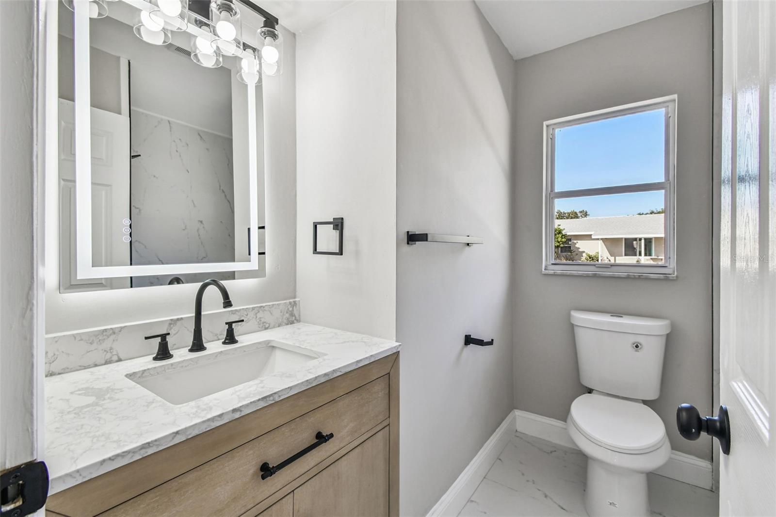 8325 N ORANGEVIEW AVE, TAMPA, FL, 33617