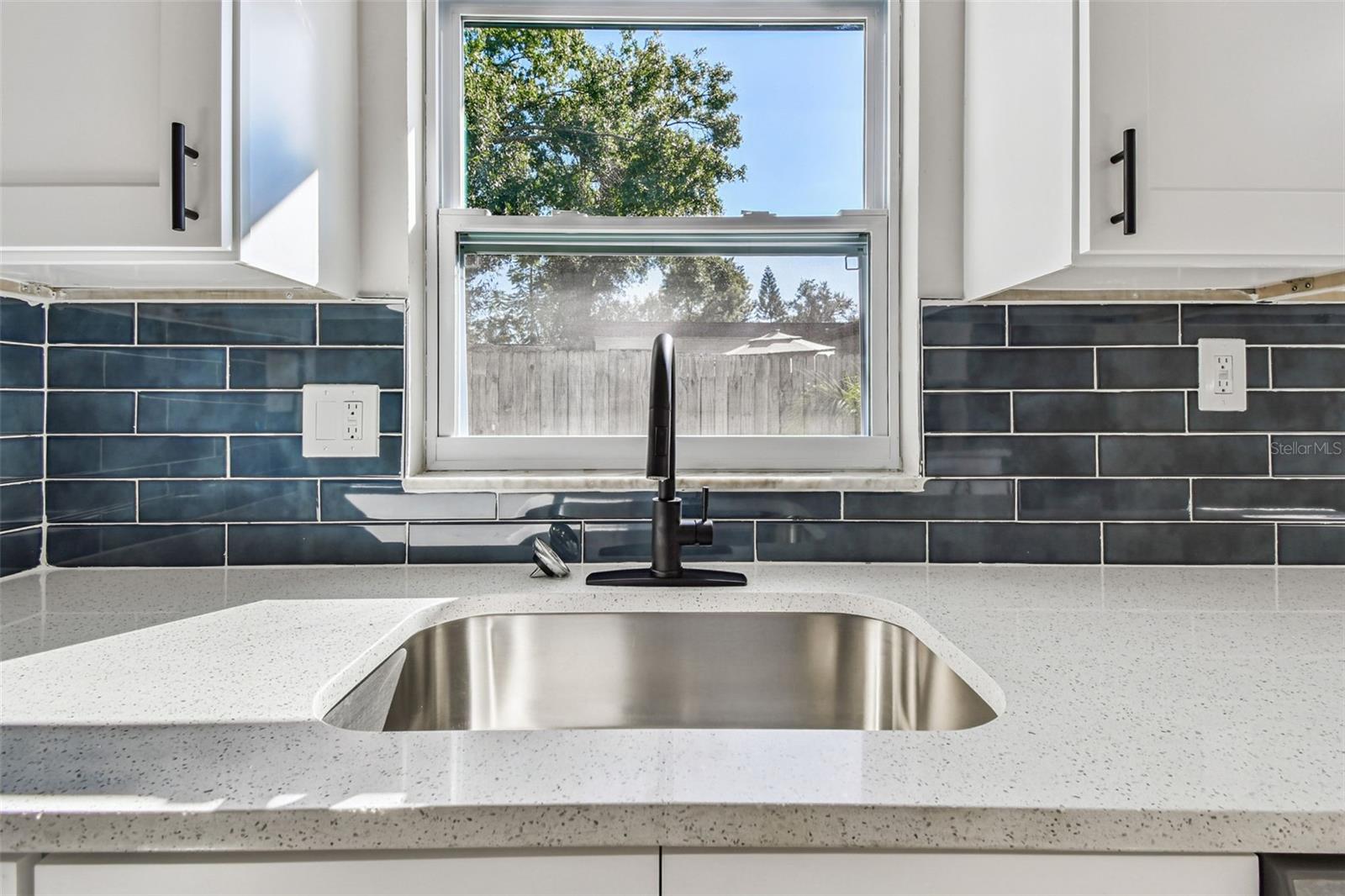 8325 N ORANGEVIEW AVE, TAMPA, FL, 33617