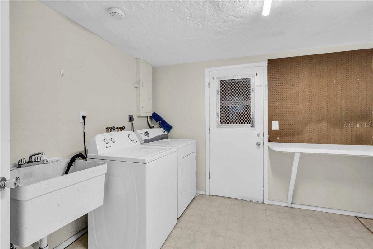 3140 VILLAGE GREEN DR #1119, SARASOTA, FL, 34239