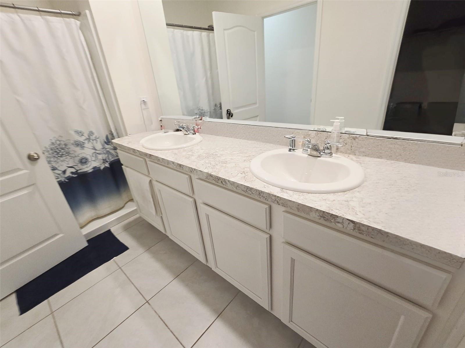 1811 POST OAK DR, DAVENPORT, FL, 33837