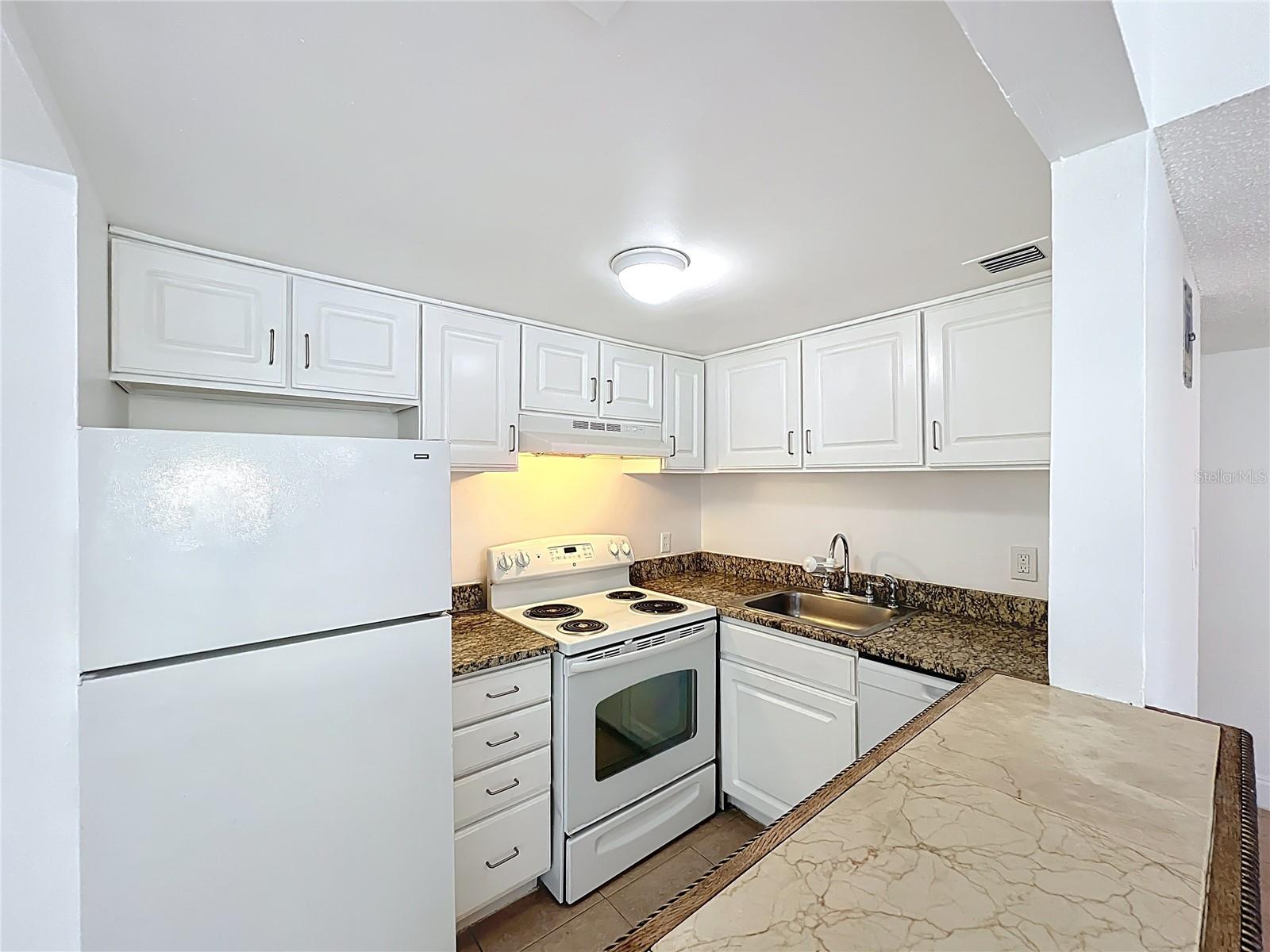 2569 N ALAFAYA TRL #135, ORLANDO, FL, 32826