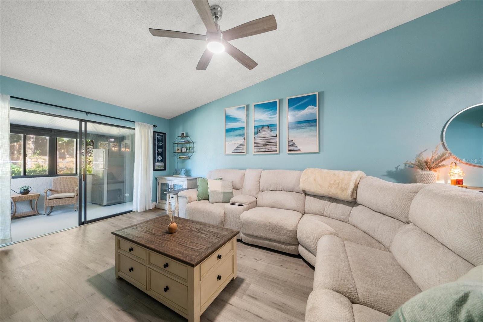 9747 86TH AVE, SEMINOLE, FL, 33777