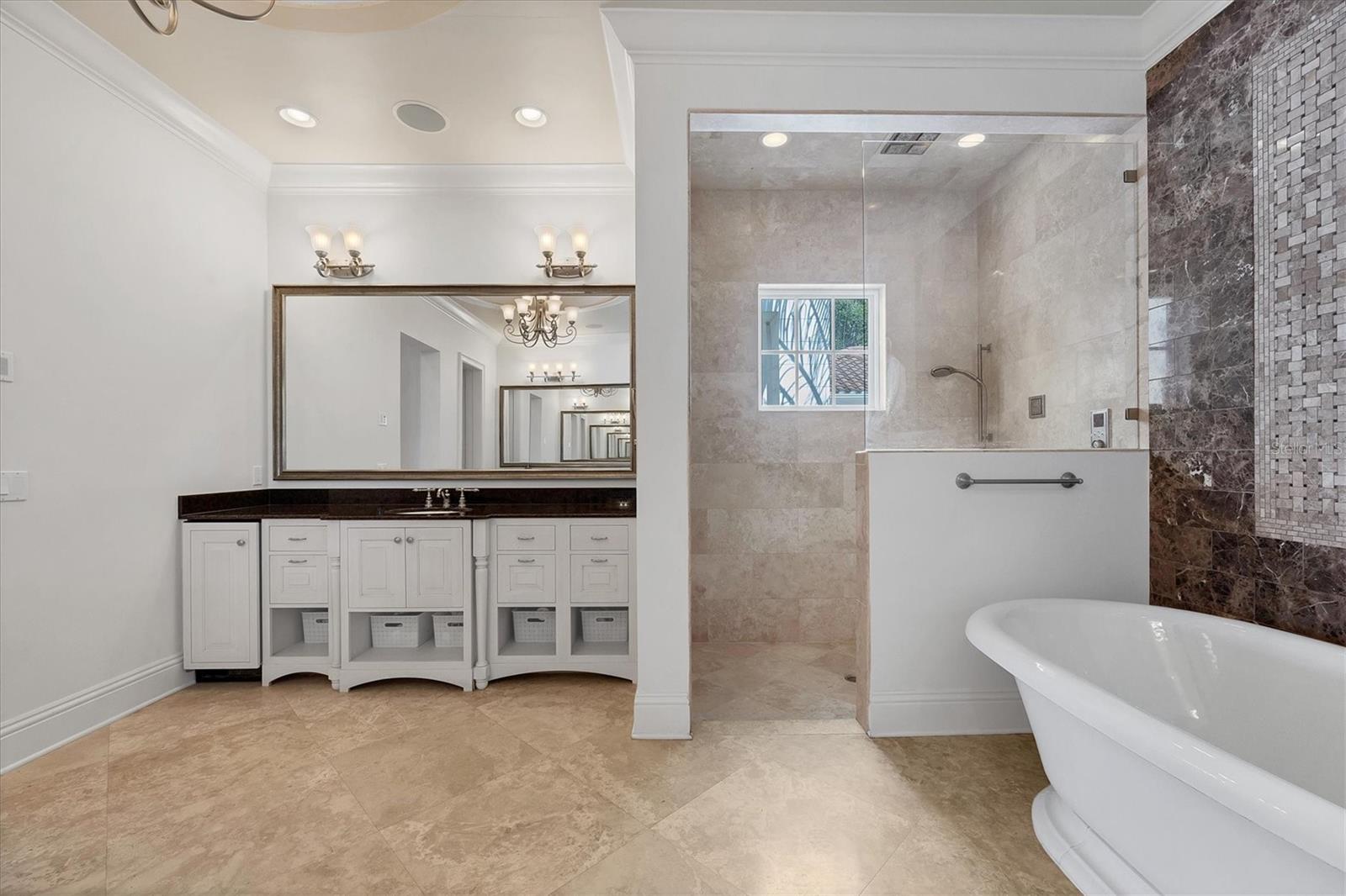 A4672618 Property Photo