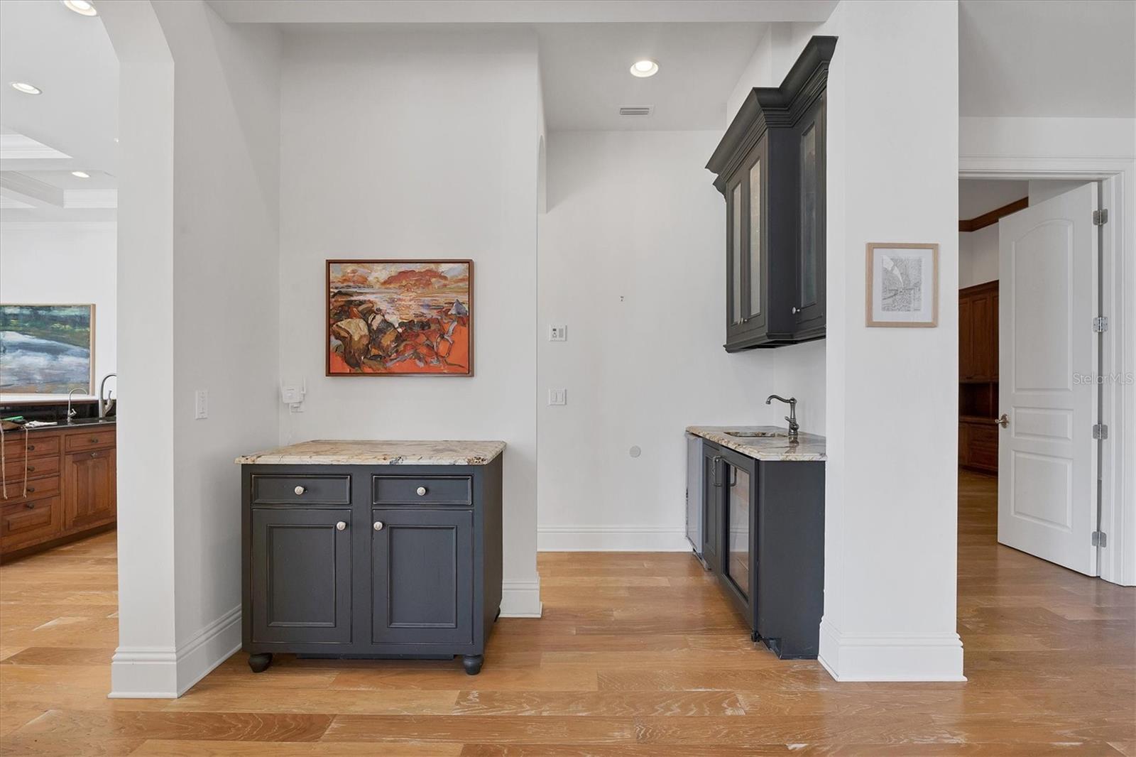 A4672618 Property Photo