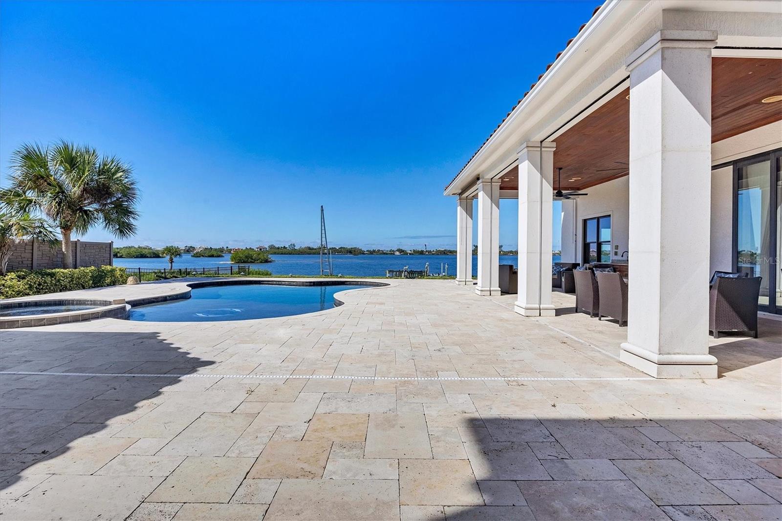 A4672618 Property Photo