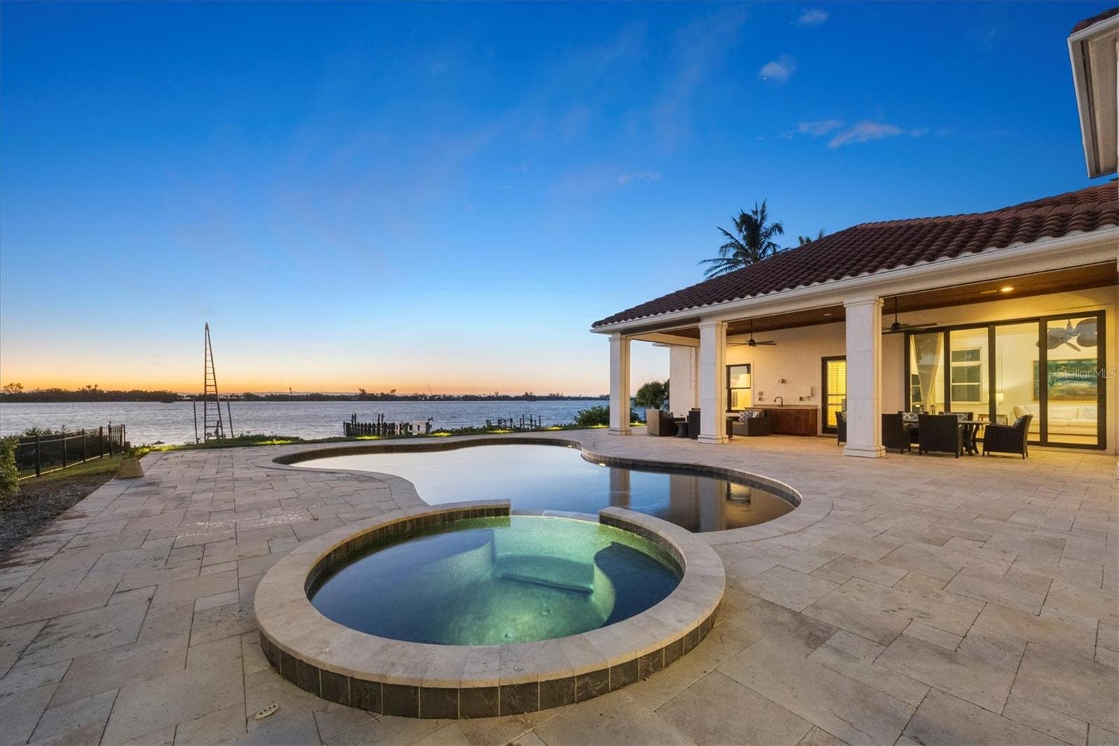 A4672618 Property Photo