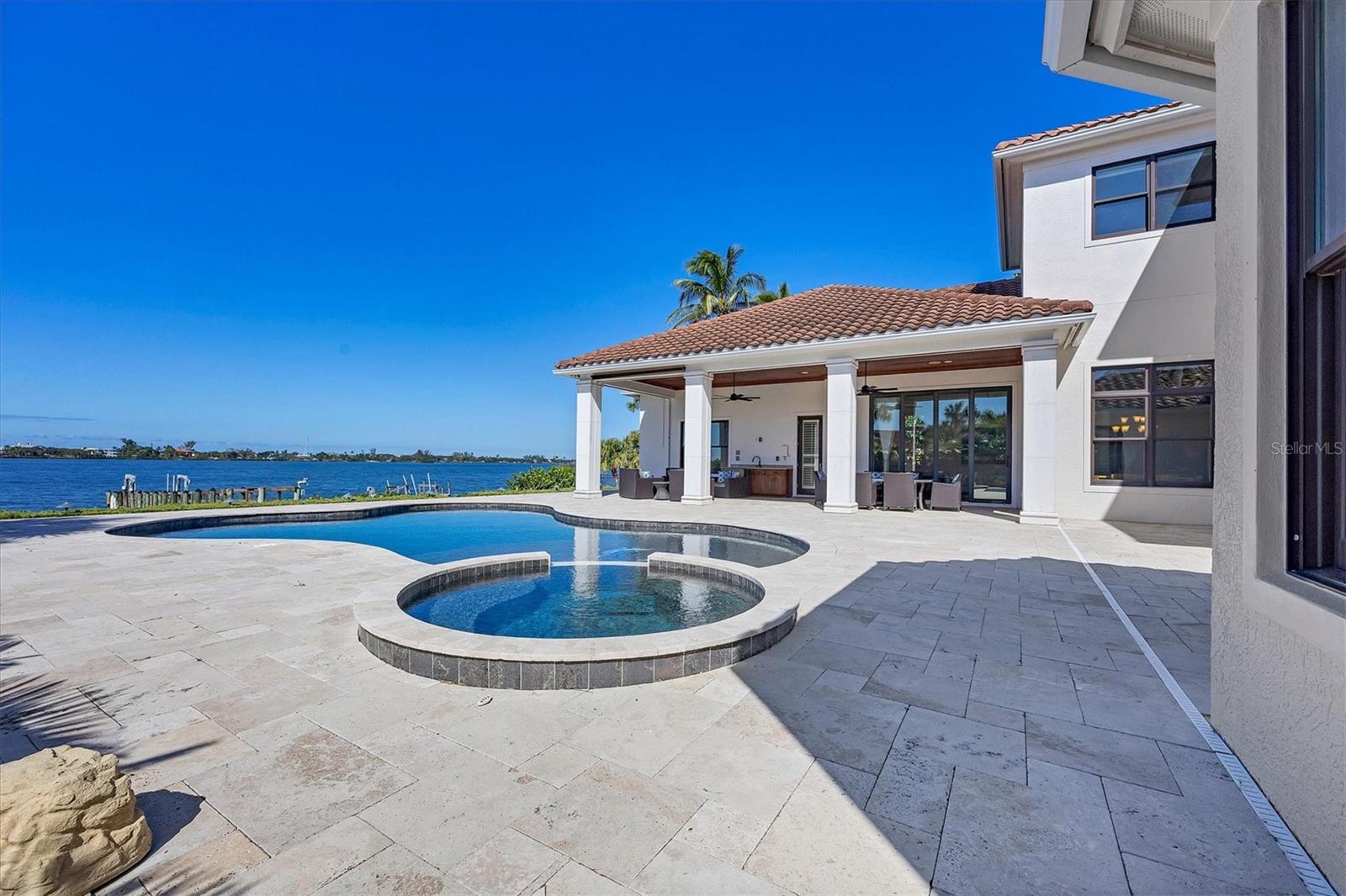 A4672618 Property Photo