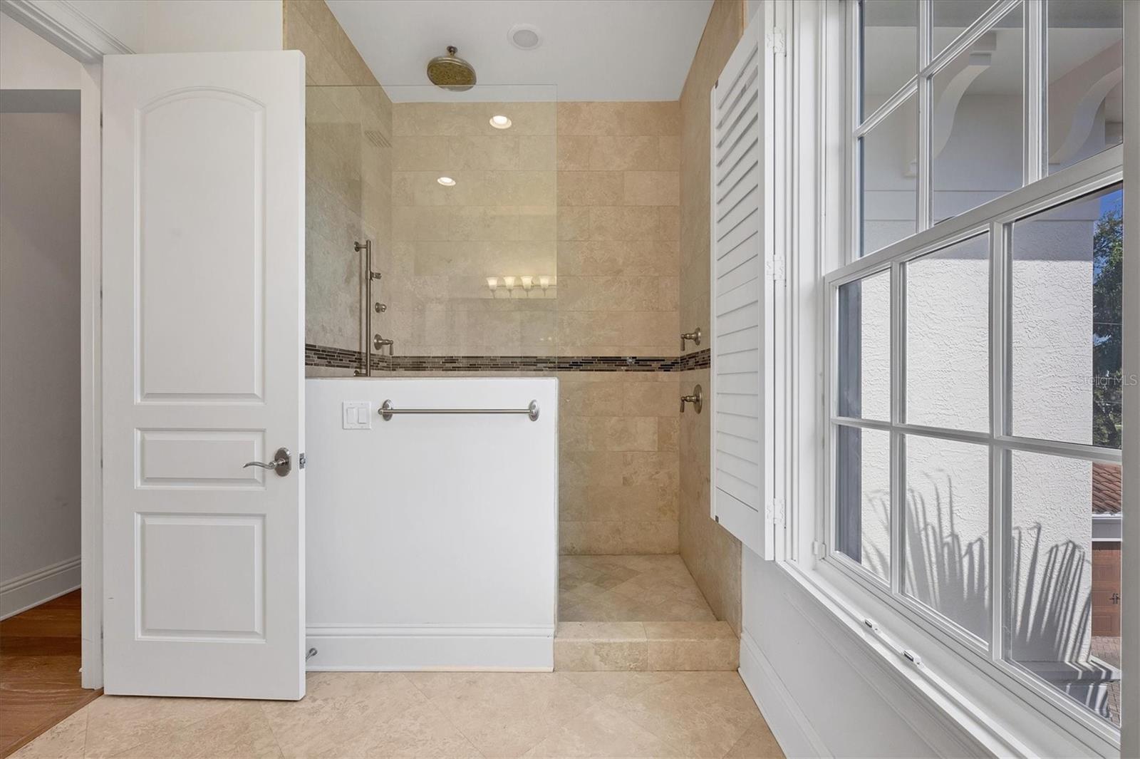 A4672618 Property Photo