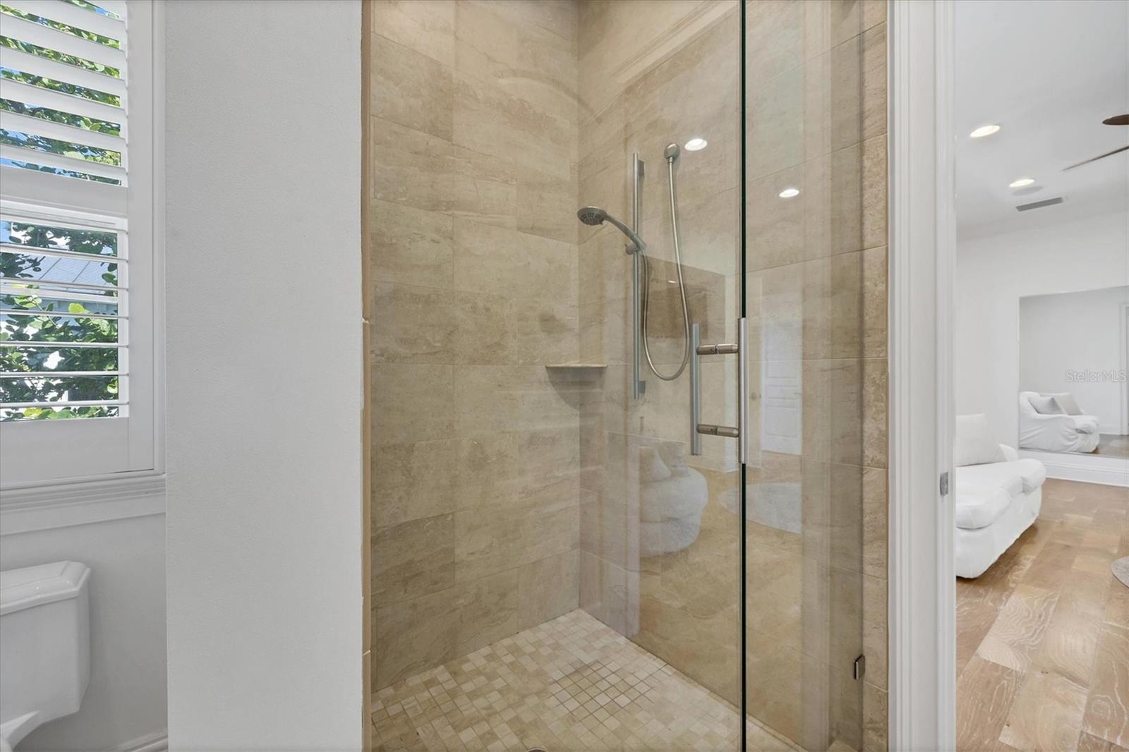 A4672618 Property Photo