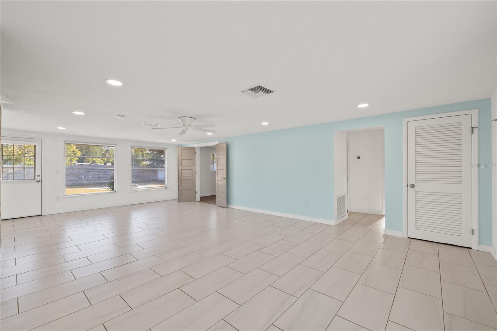 2430 POST RD, SARASOTA, FL, 34231