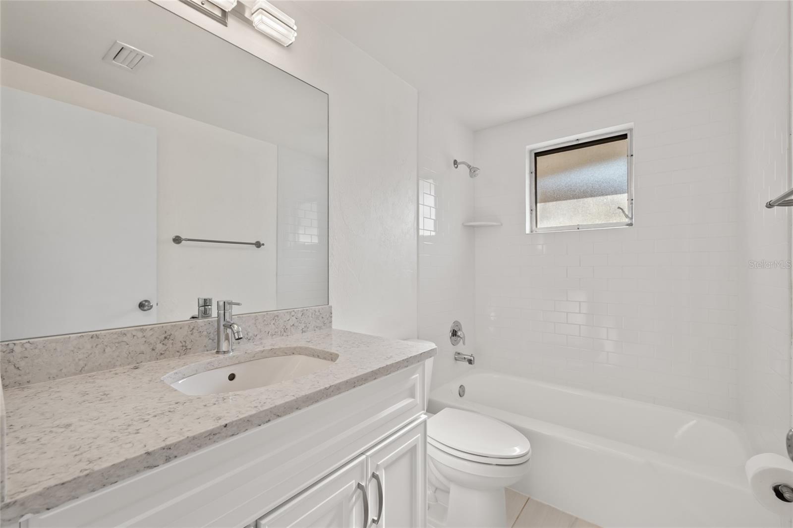 2430 POST RD, SARASOTA, FL, 34231