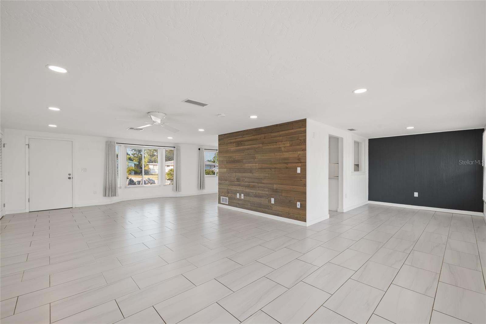 2430 POST RD, SARASOTA, FL, 34231