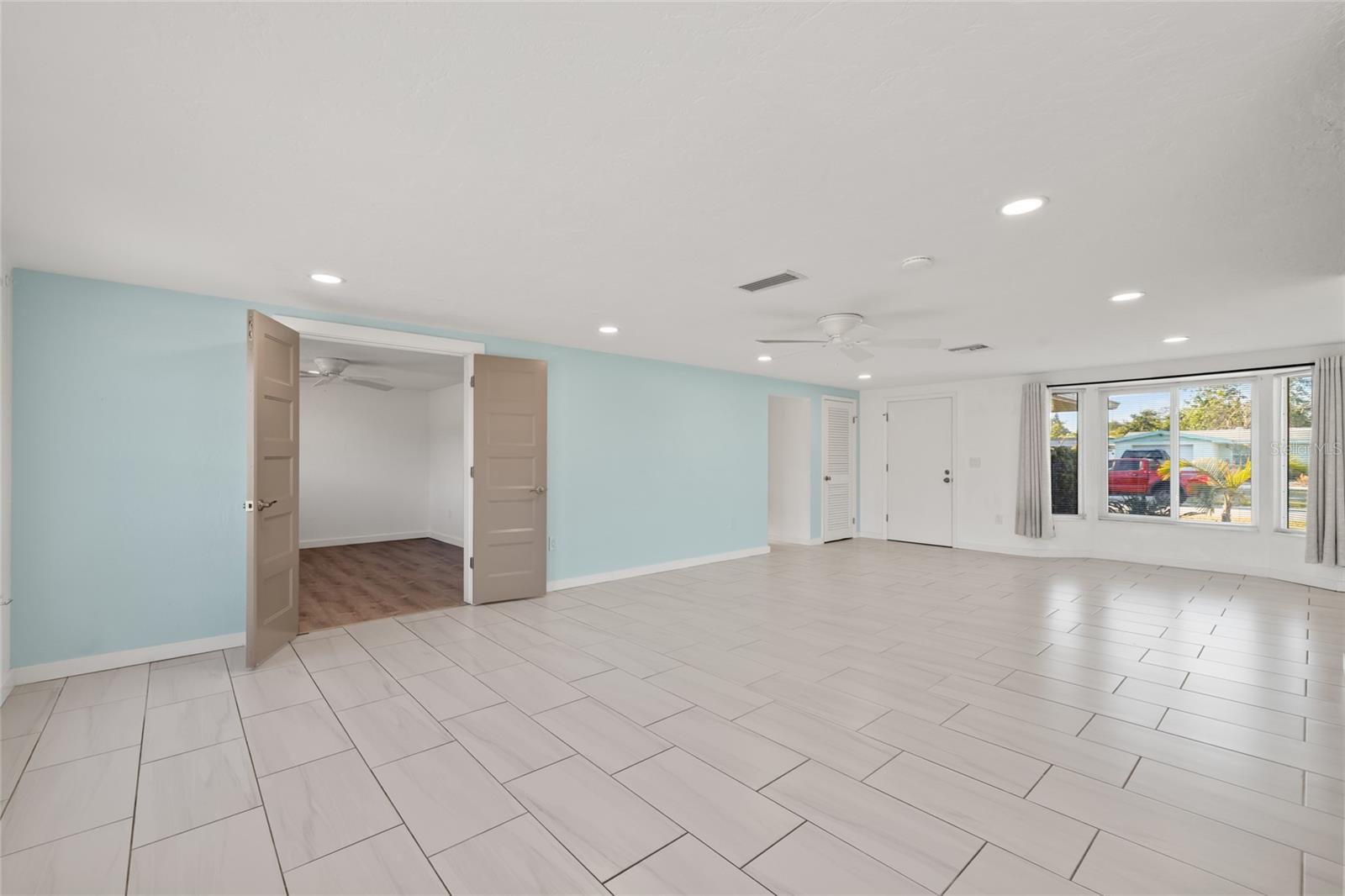 2430 POST RD, SARASOTA, FL, 34231