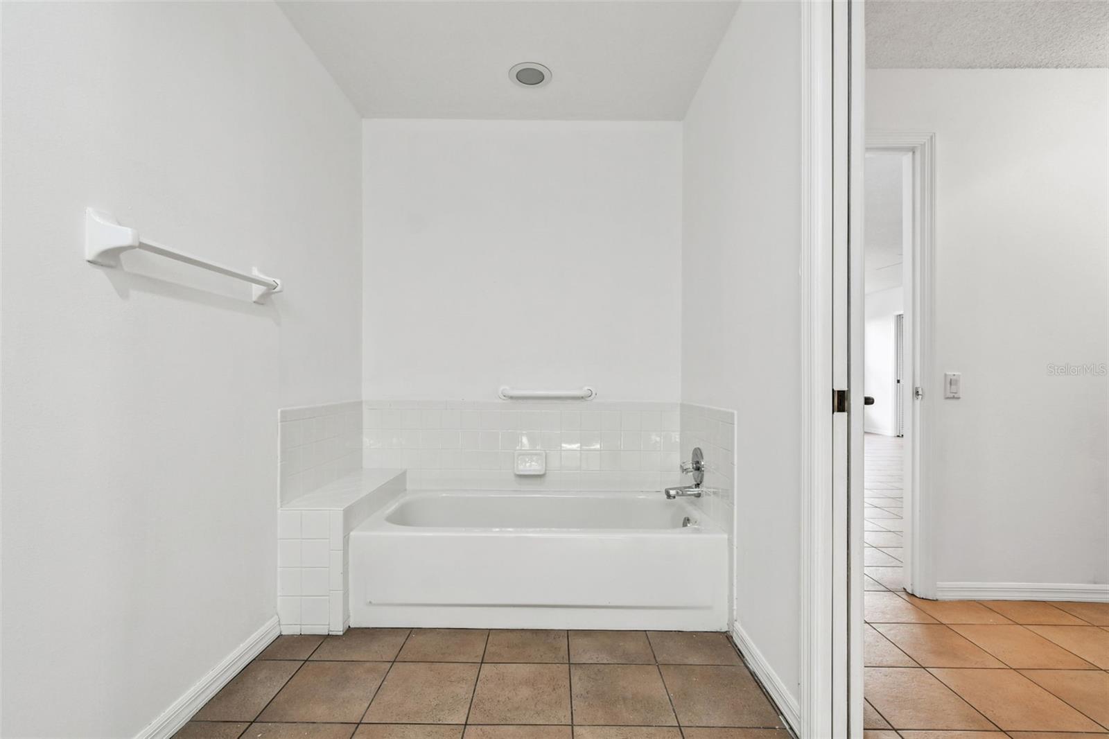 5361 KELLY DR #11, SARASOTA, FL, 34233