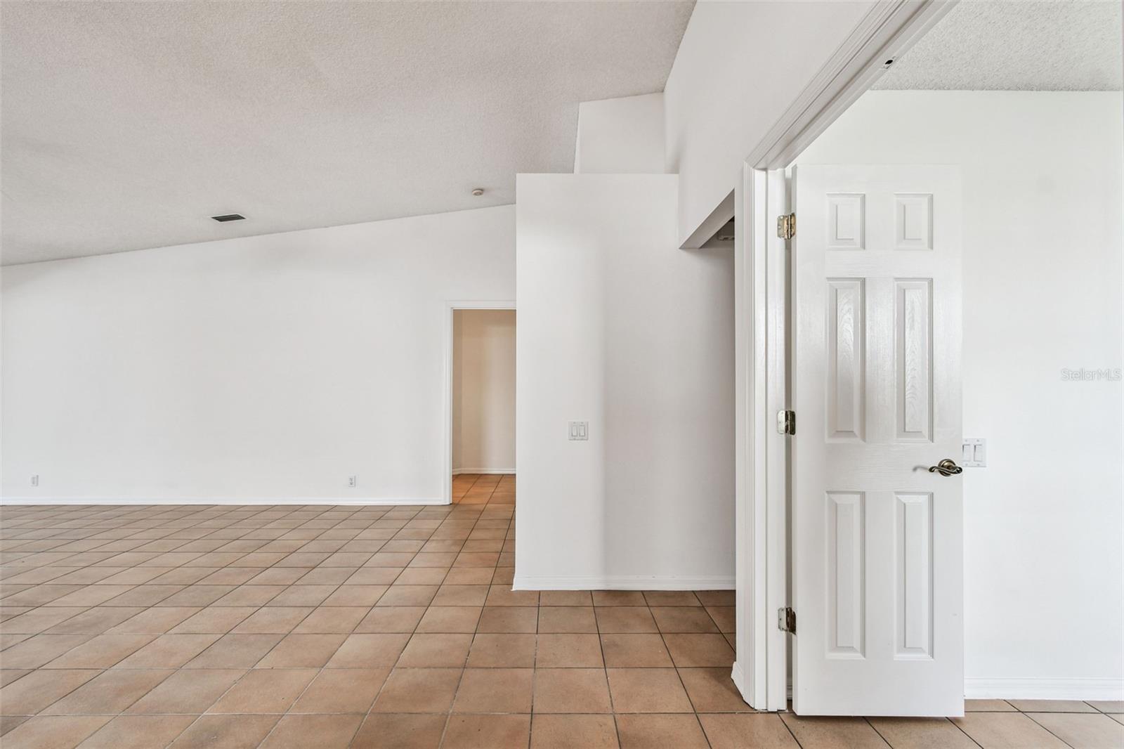 5361 KELLY DR #11, SARASOTA, FL, 34233