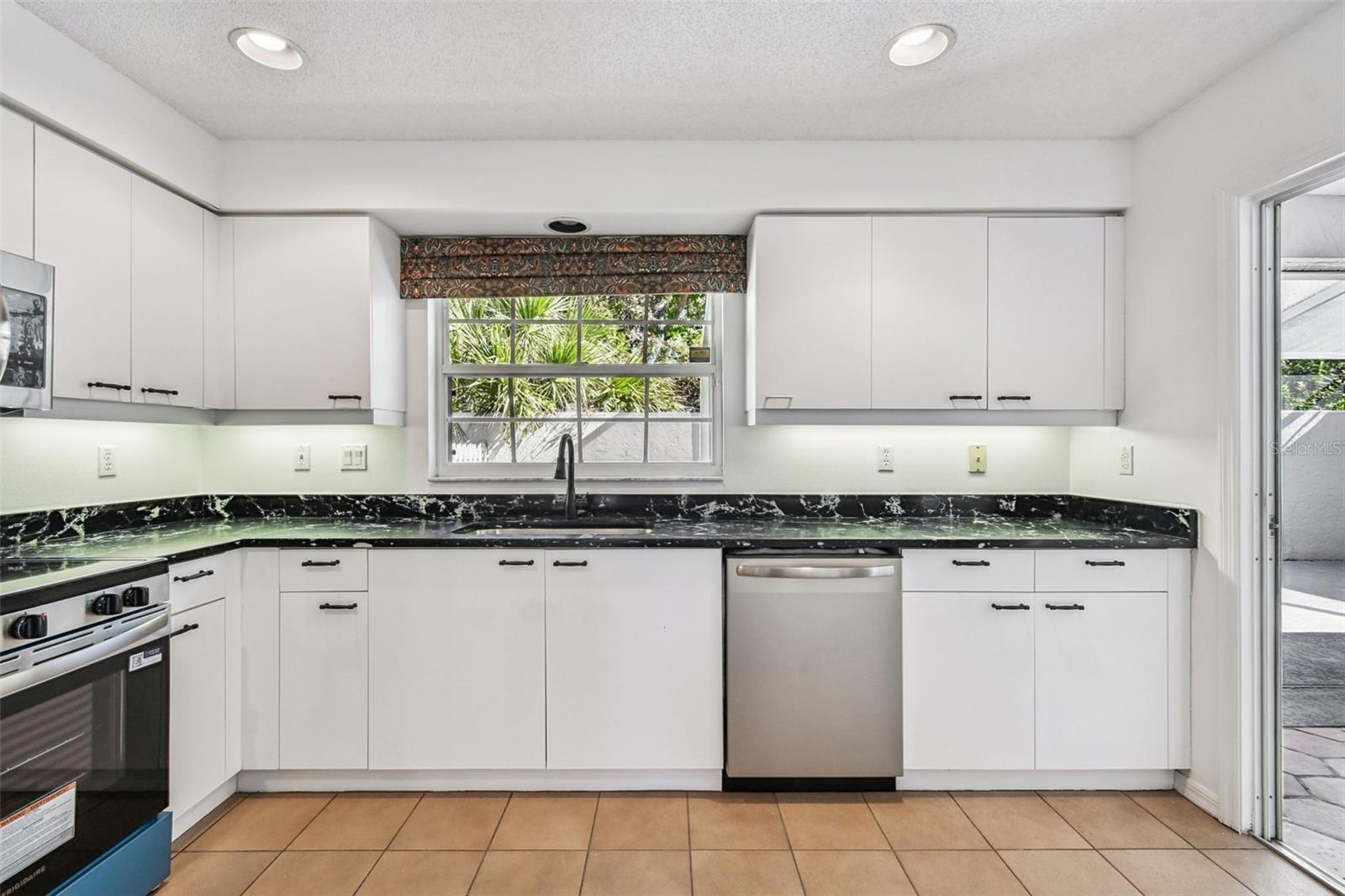 5361 KELLY DR #11, SARASOTA, FL, 34233