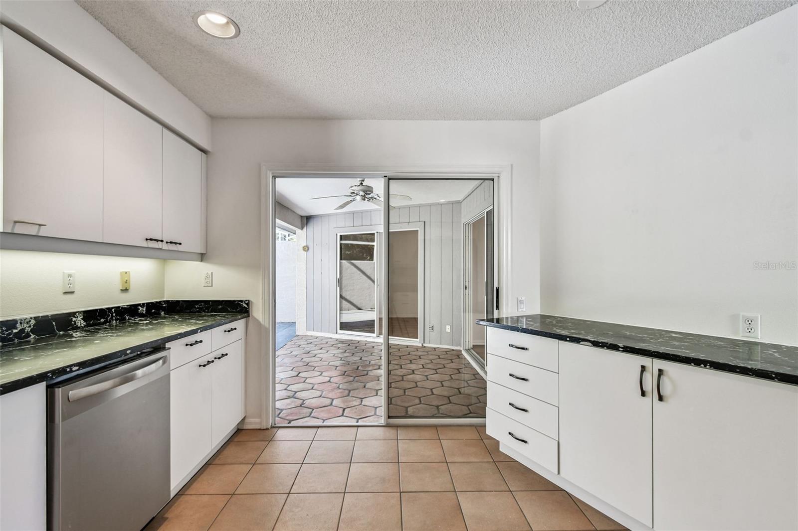 5361 KELLY DR #11, SARASOTA, FL, 34233