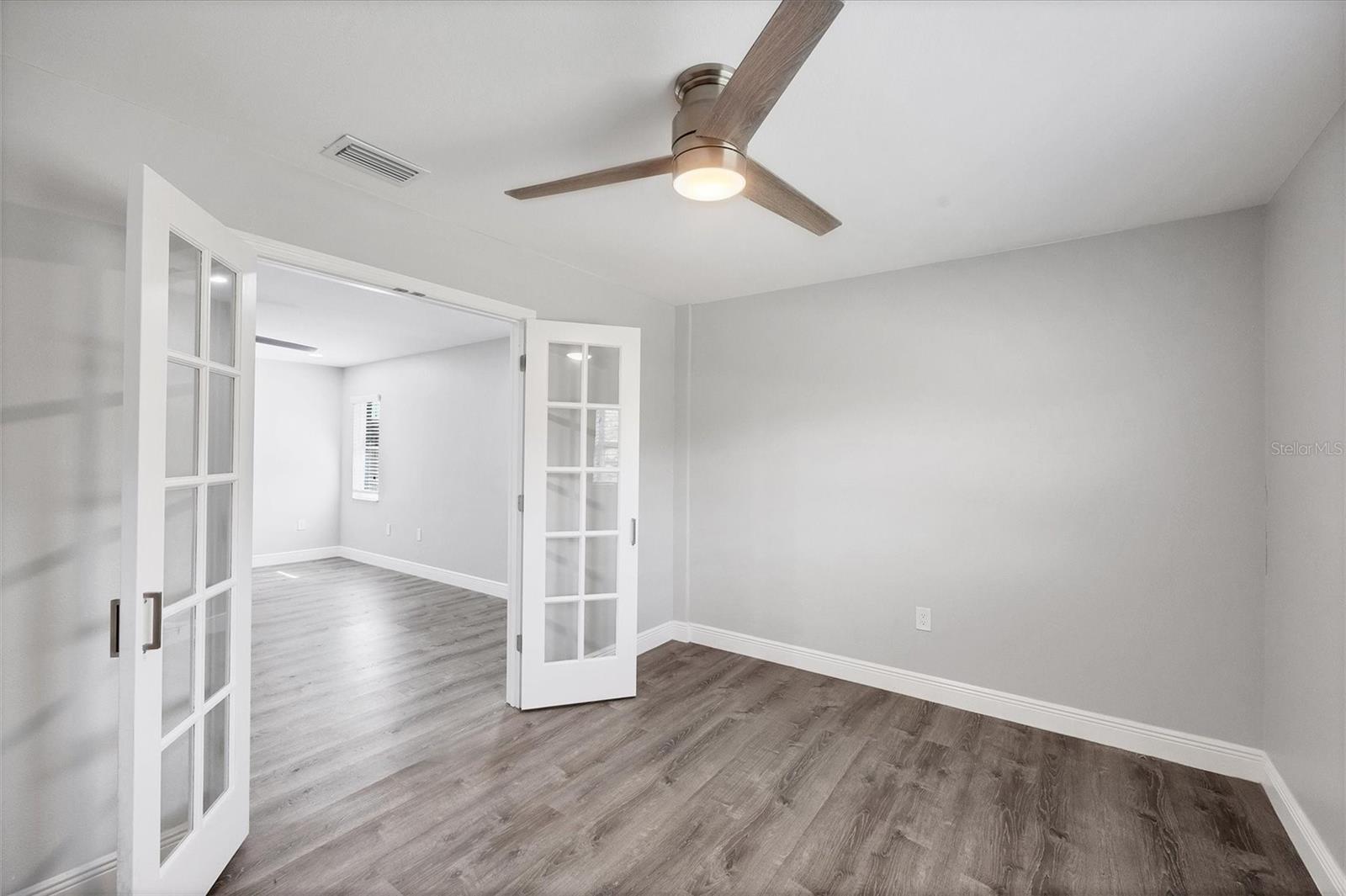 618 EASTPOINTE CT, SARASOTA, FL, 34232