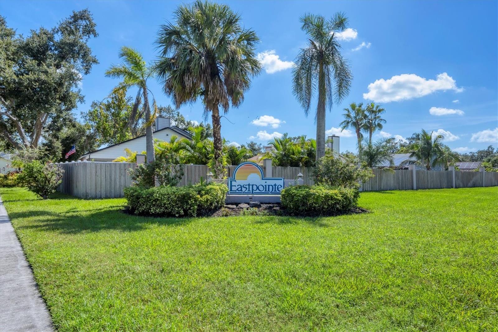 618 EASTPOINTE CT, SARASOTA, FL, 34232