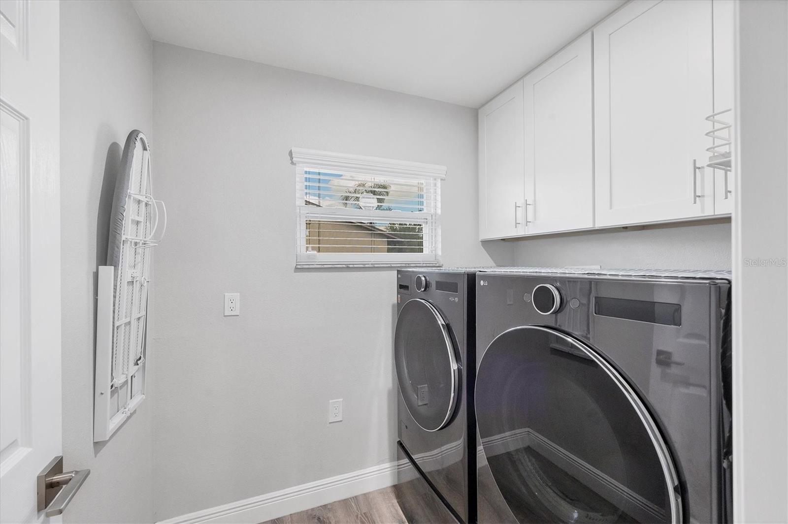 618 EASTPOINTE CT, SARASOTA, FL, 34232