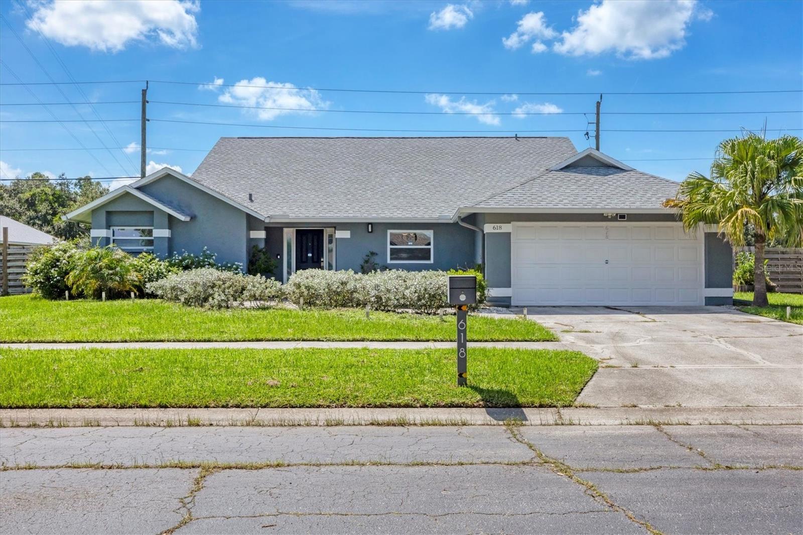 618 EASTPOINTE CT, SARASOTA, FL, 34232