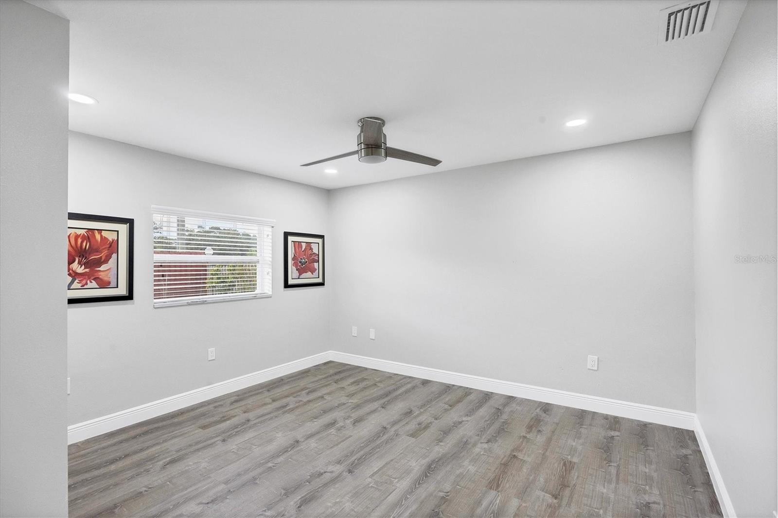 618 EASTPOINTE CT, SARASOTA, FL, 34232