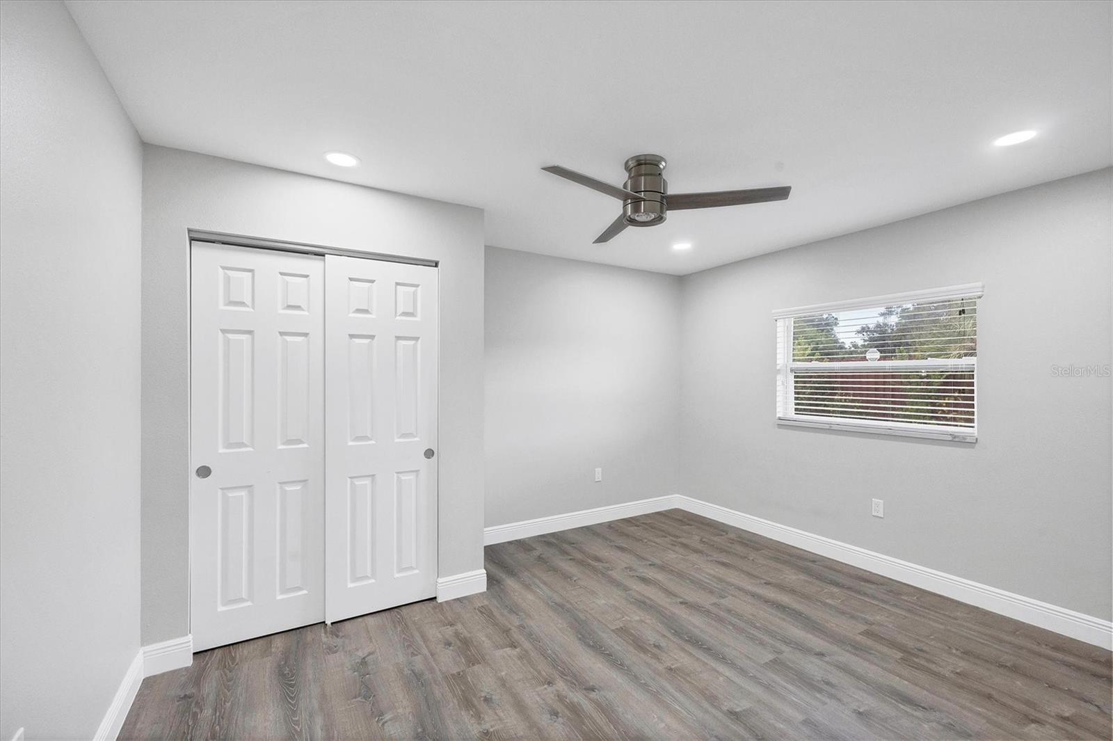 618 EASTPOINTE CT, SARASOTA, FL, 34232