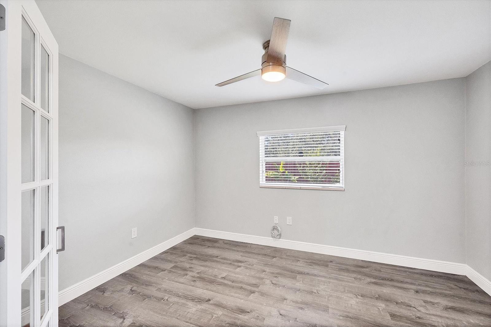 618 EASTPOINTE CT, SARASOTA, FL, 34232