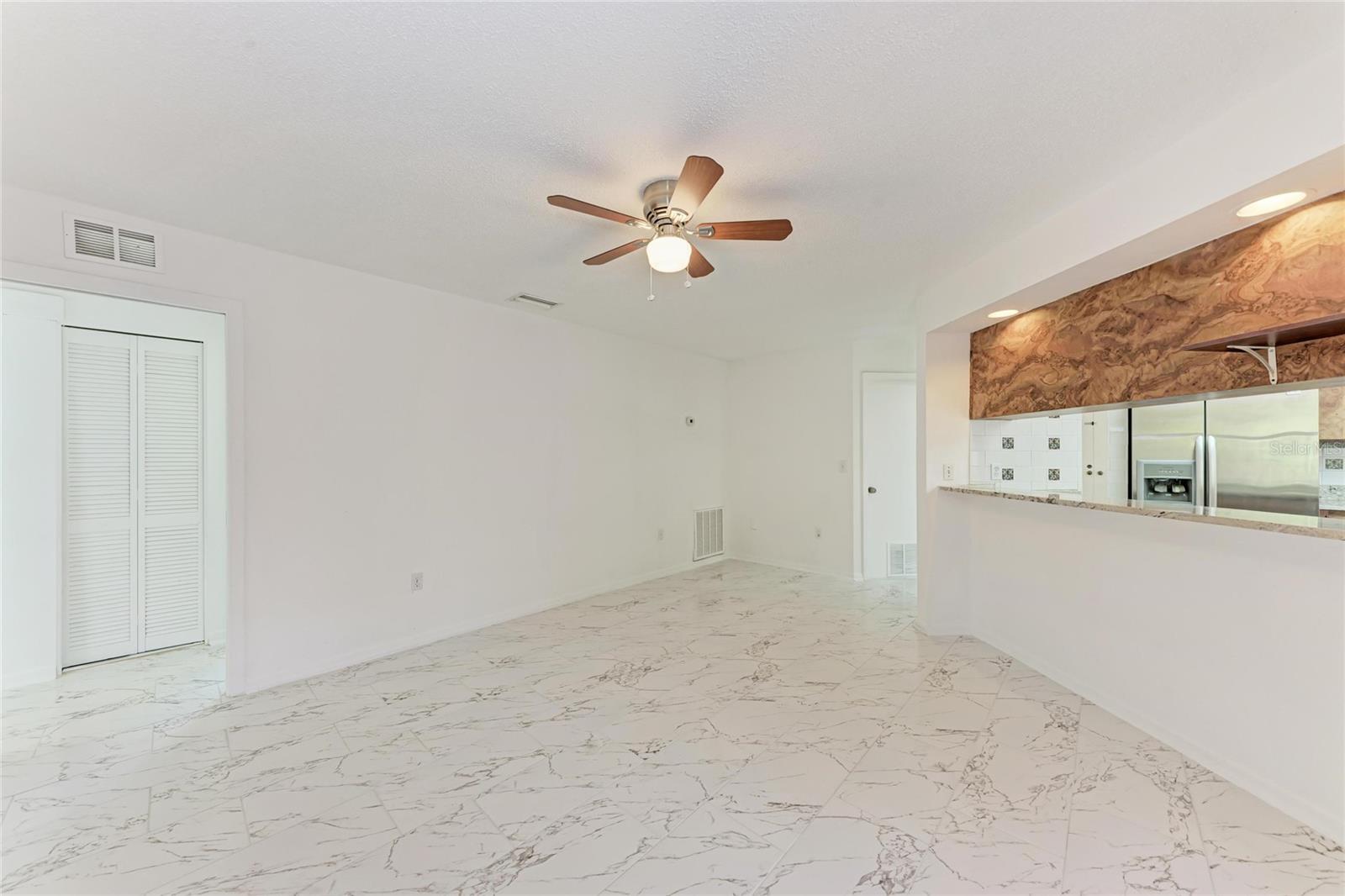 6439 FRIENDSHIP DR, SARASOTA, FL, 34241