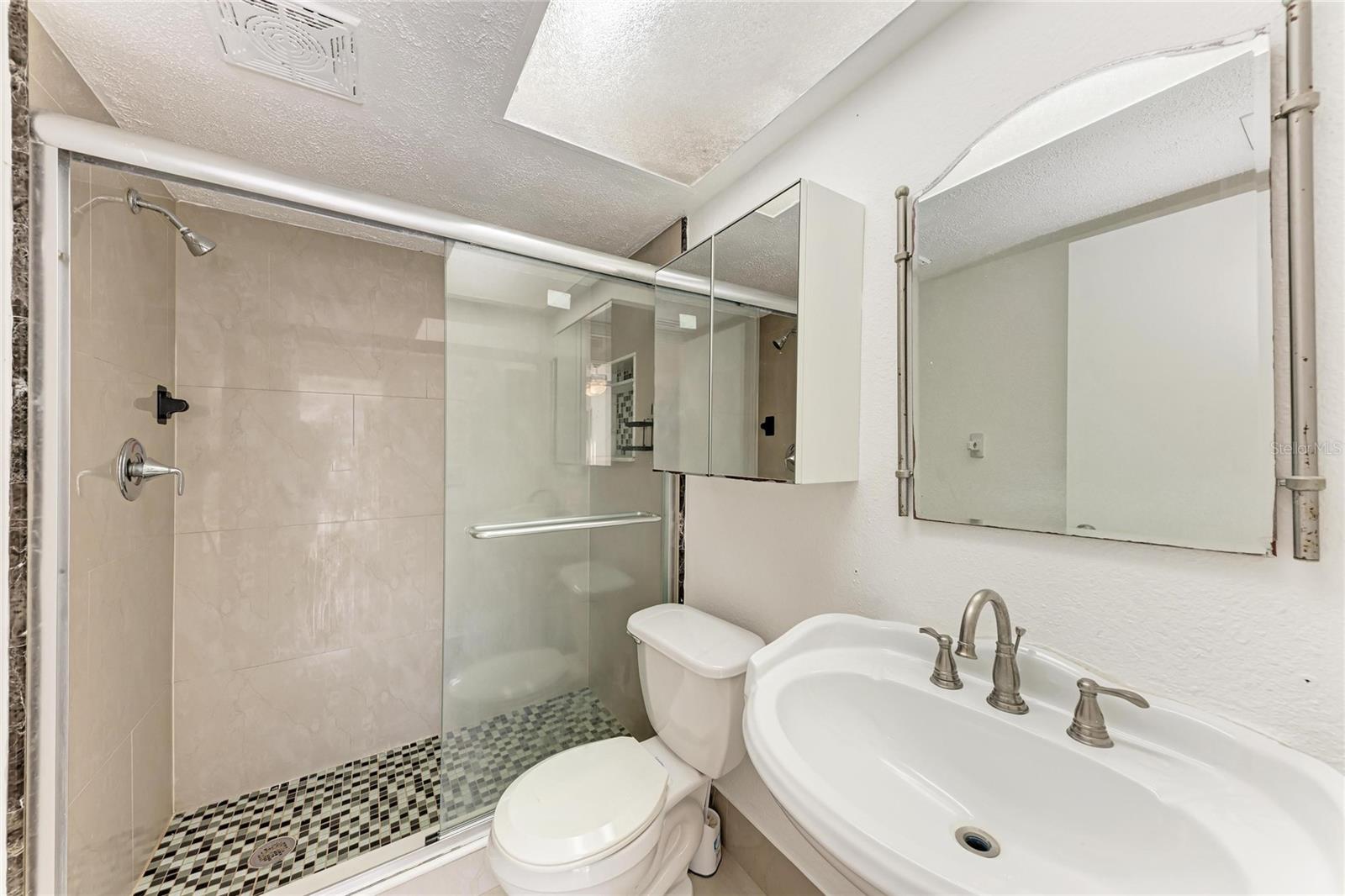 6439 FRIENDSHIP DR, SARASOTA, FL, 34241