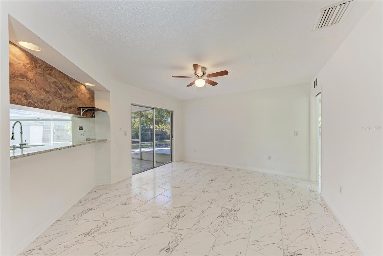 6439 FRIENDSHIP DR, SARASOTA, FL, 34241