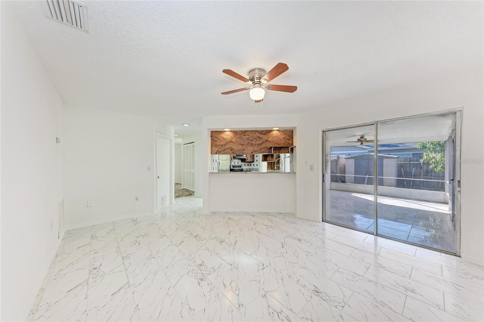 6439 FRIENDSHIP DR, SARASOTA, FL, 34241