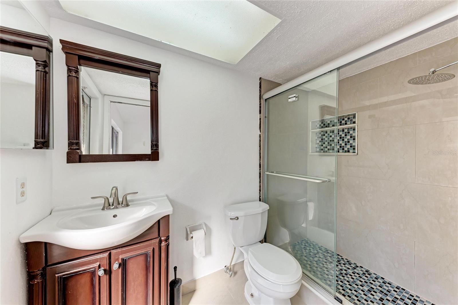 6439 FRIENDSHIP DR, SARASOTA, FL, 34241