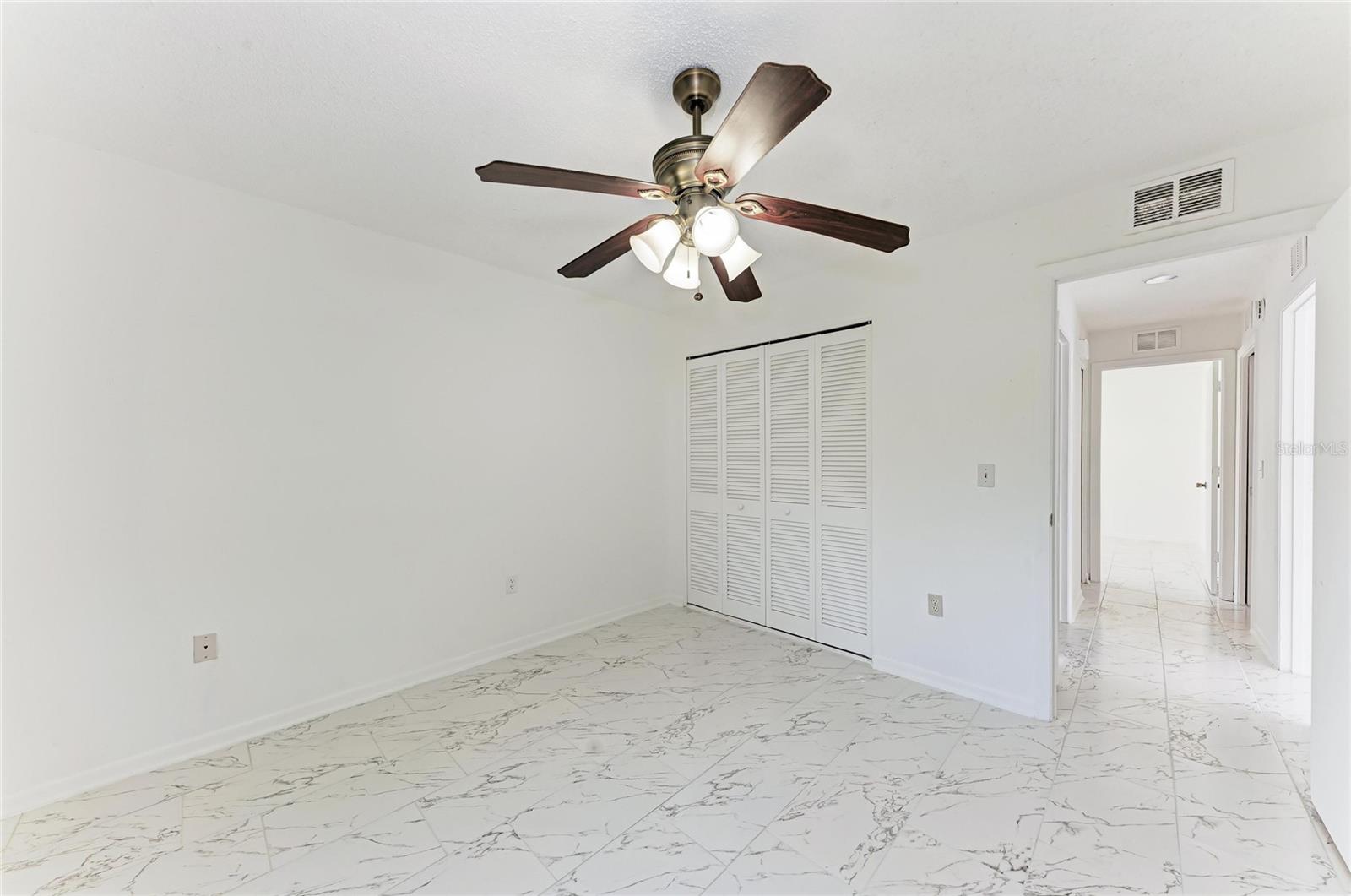 6439 FRIENDSHIP DR, SARASOTA, FL, 34241