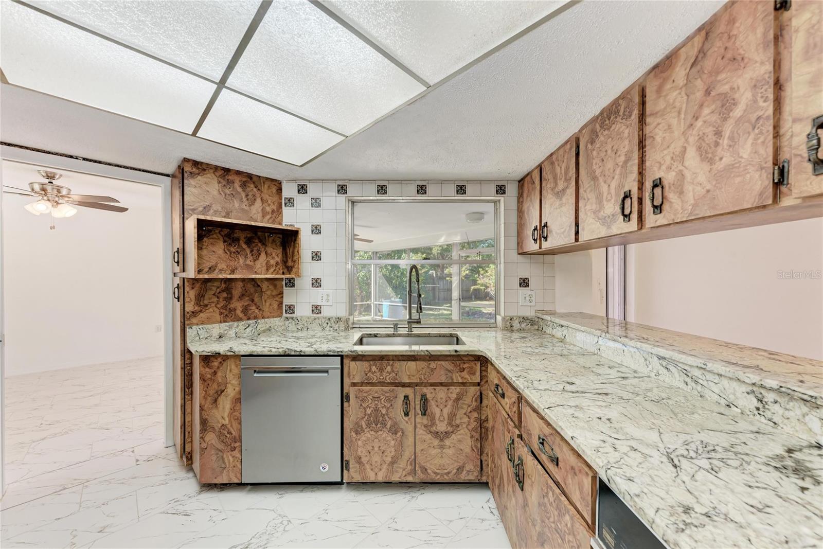 6439 FRIENDSHIP DR, SARASOTA, FL, 34241