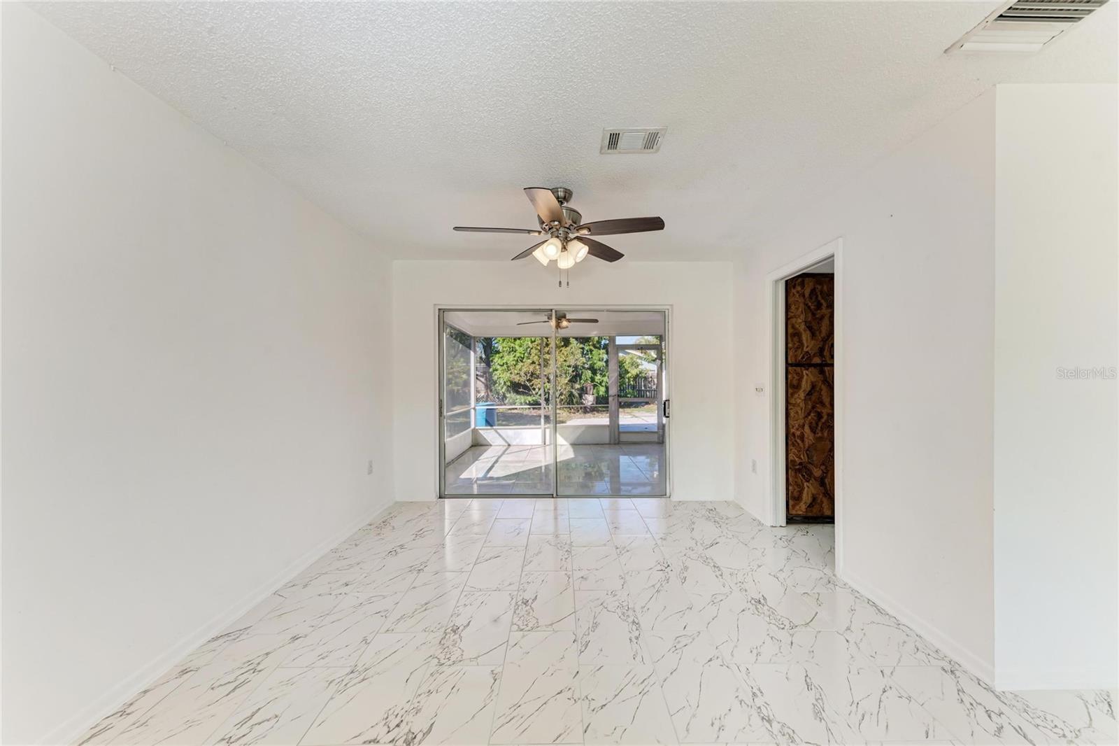 6439 FRIENDSHIP DR, SARASOTA, FL, 34241