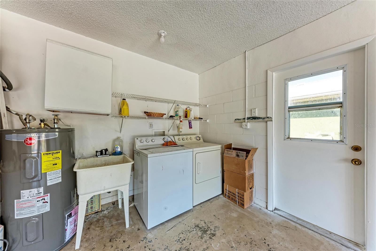 6439 FRIENDSHIP DR, SARASOTA, FL, 34241