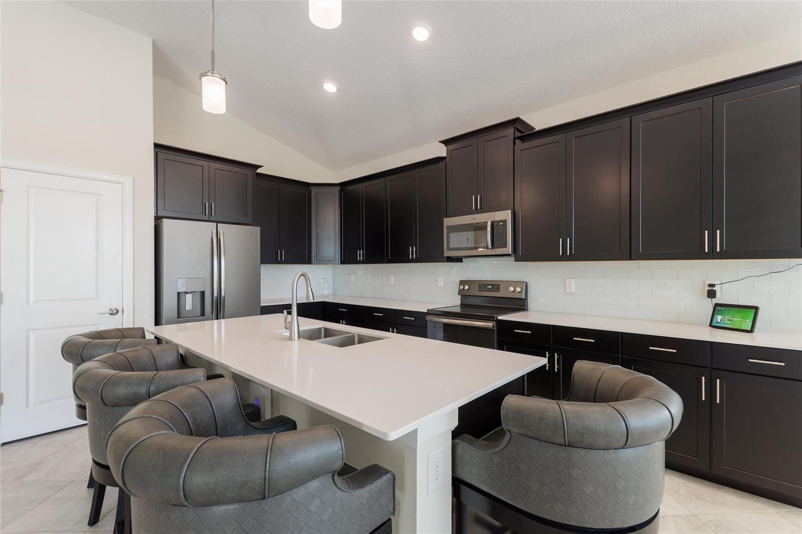 1142 TRAPPERS TRAIL LOOP, DAVENPORT, FL, 33896