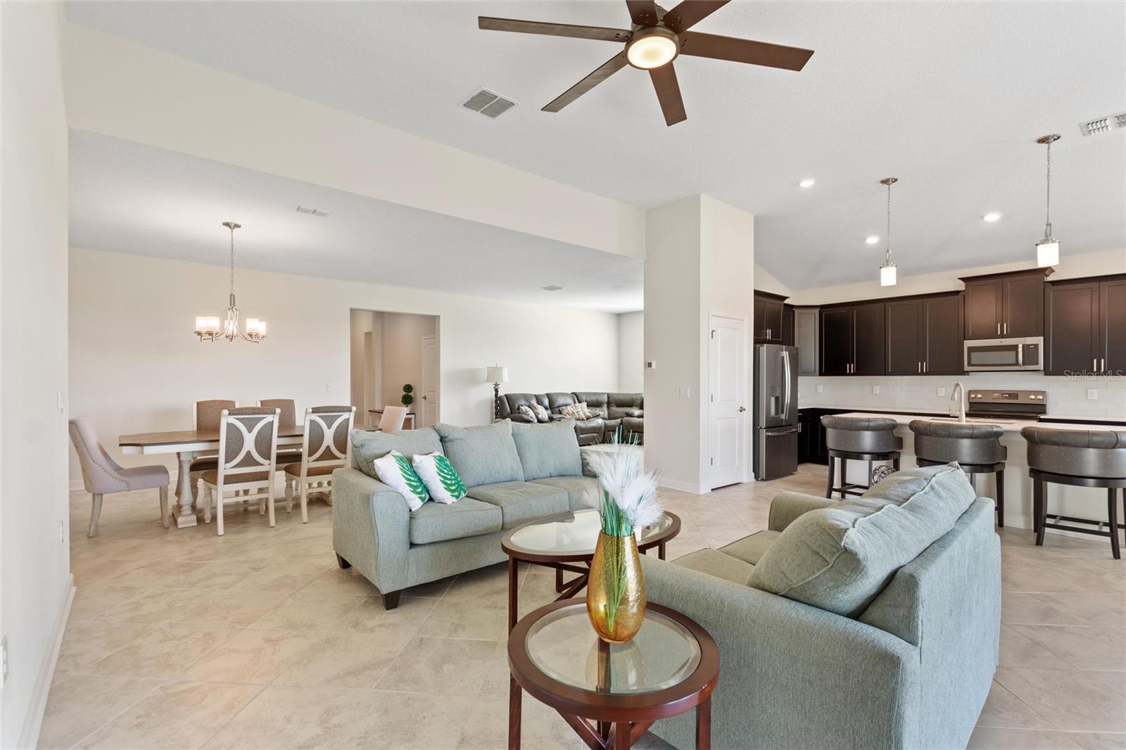 1142 TRAPPERS TRAIL LOOP, DAVENPORT, FL, 33896