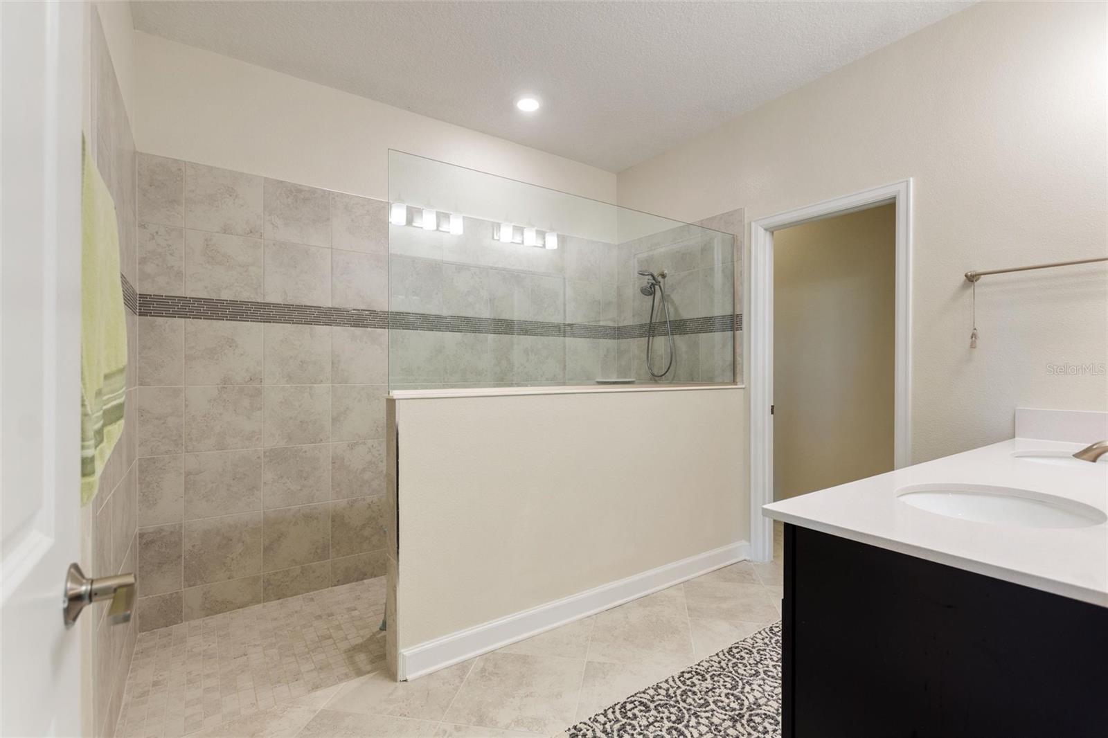 1142 TRAPPERS TRAIL LOOP, DAVENPORT, FL, 33896