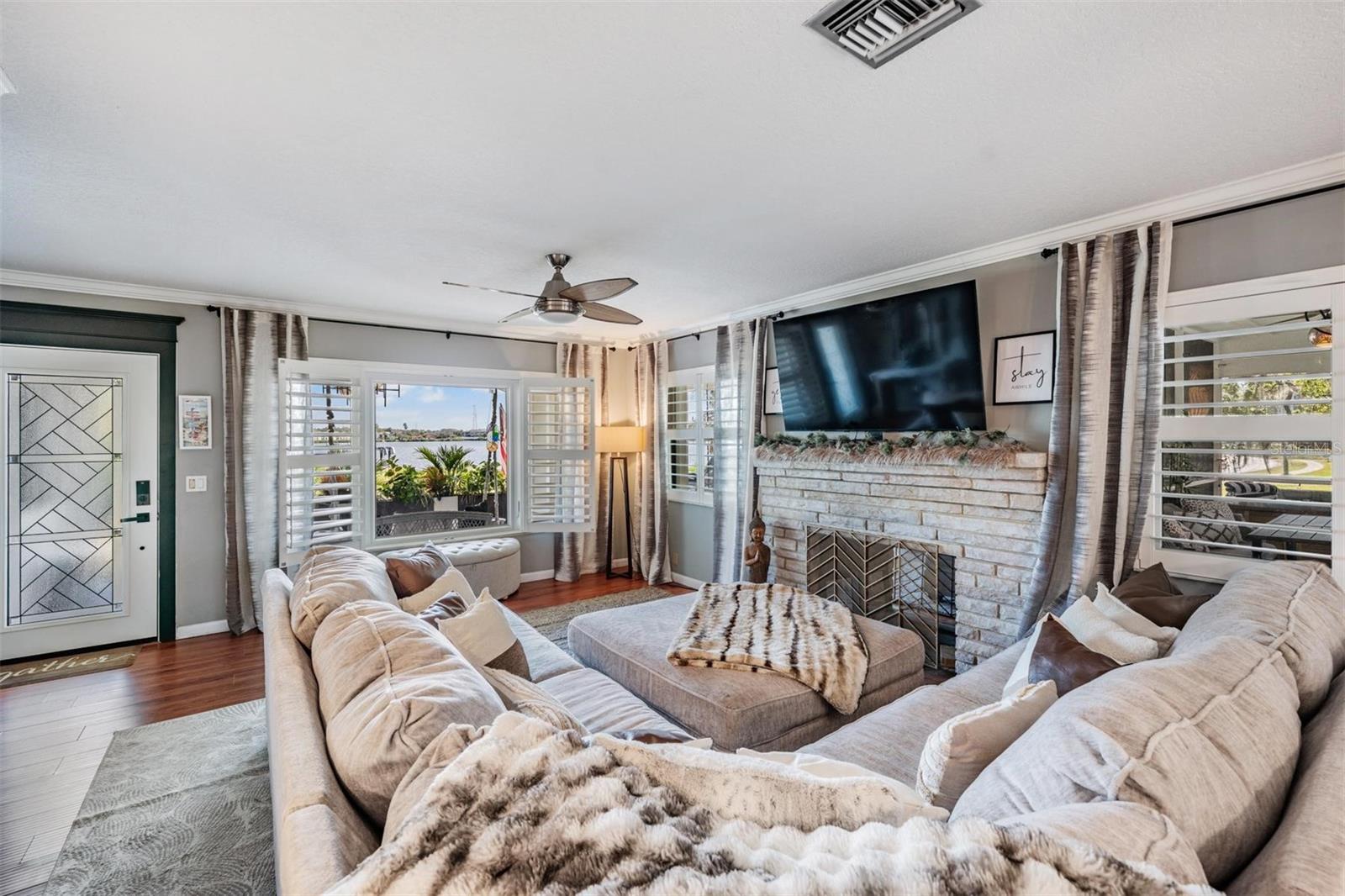 302 WHITCOMB BLVD, TARPON SPRINGS, FL, 34689