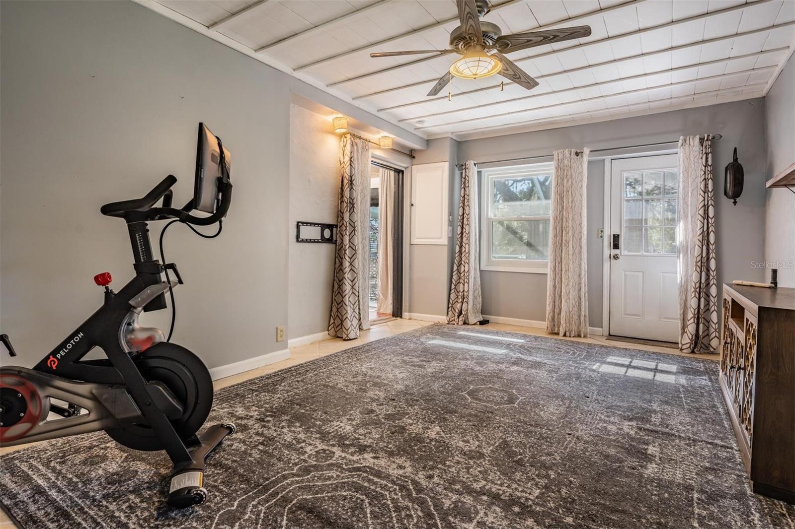 302 WHITCOMB BLVD, TARPON SPRINGS, FL, 34689