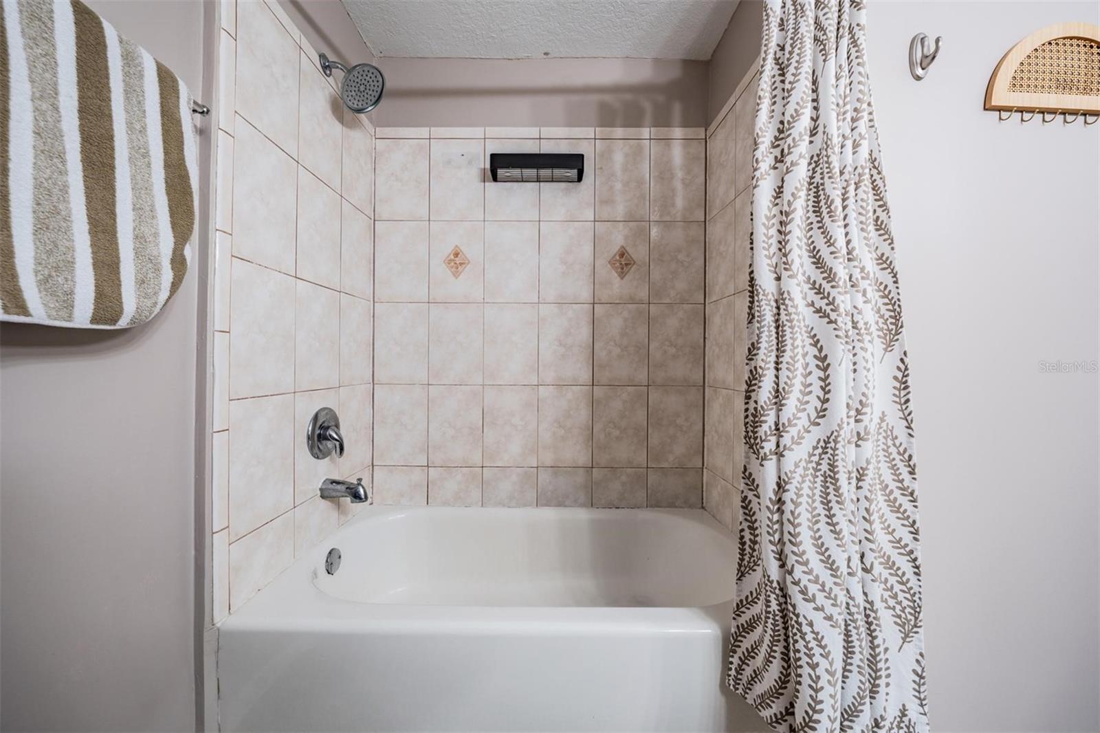 302 WHITCOMB BLVD, TARPON SPRINGS, FL, 34689