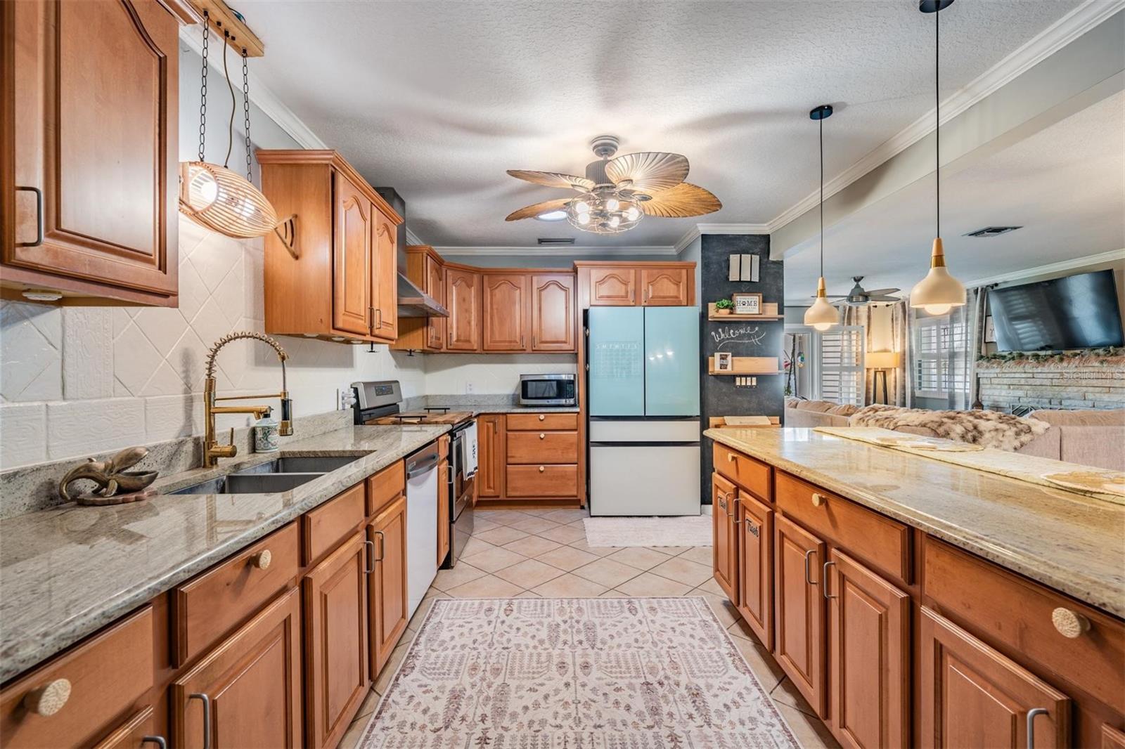 302 WHITCOMB BLVD, TARPON SPRINGS, FL, 34689